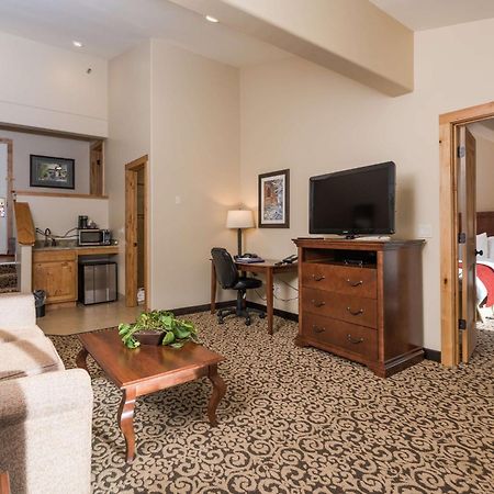 קטצ'אם Best Western Tyrolean Lodge מראה חיצוני תמונה
