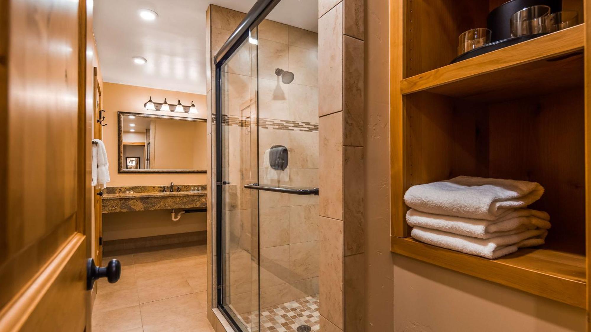 קטצ'אם Best Western Tyrolean Lodge מראה חיצוני תמונה