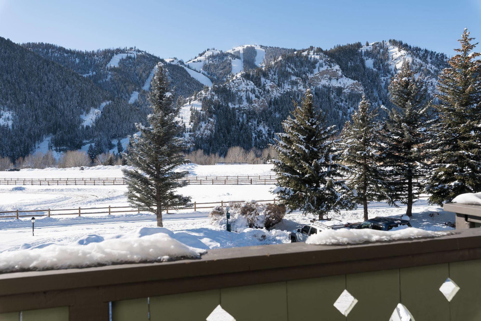 קטצ'אם Best Western Tyrolean Lodge מראה חיצוני תמונה